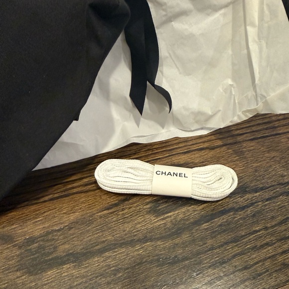 CHANEL Cream & Beige CC Logo Mesh Leather Sneakers - Picture 11 of 14